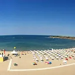 Primea מלון דירות 3*